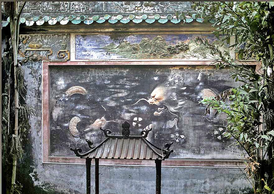 1973-17-049 An interesting old wall painting of Chinese dragons at one of the walls of the Kun Iam Temple. (Photography © Karsten Petersen)