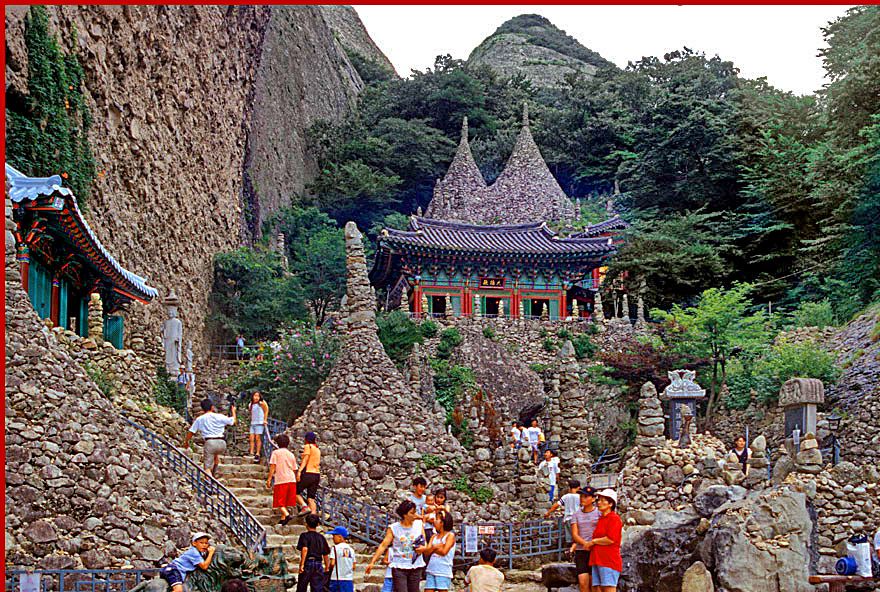 1997-20-051 - Maisan - another view of the Tapsa temple site - (Photography by Karsten Petersen)