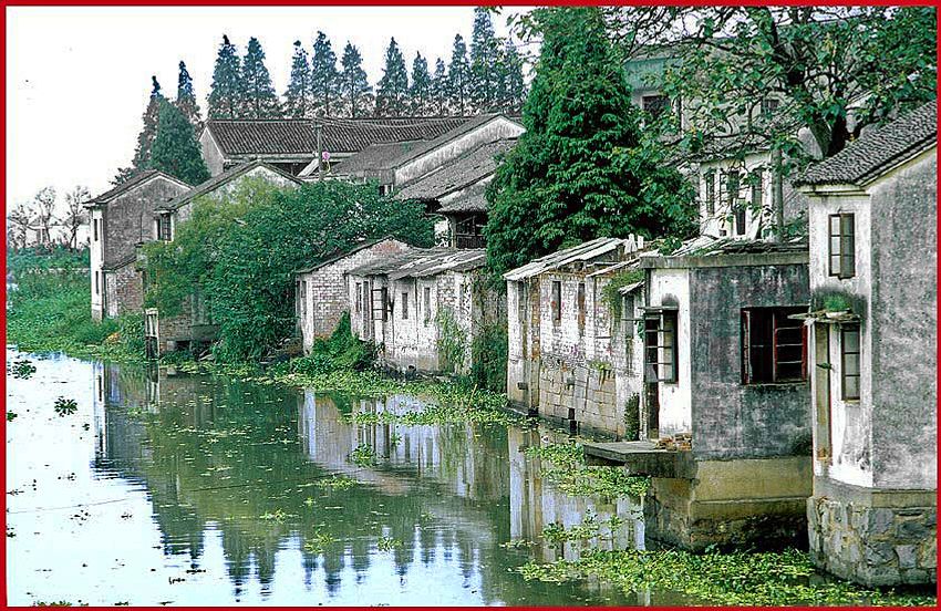 Another look along the canal through the old part of Wuzhen - - -