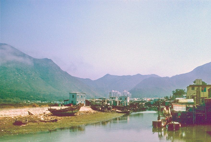 1996-06-099   - Looking back towards Tai O - from the temple - - - (Photo- and copyright:  Karsten Petersen)