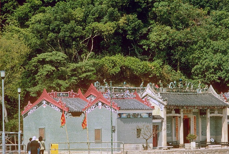 1996-06-100  - The Yeung Hau temple - - - (Photo- and copyright:  Karsten Petersen)