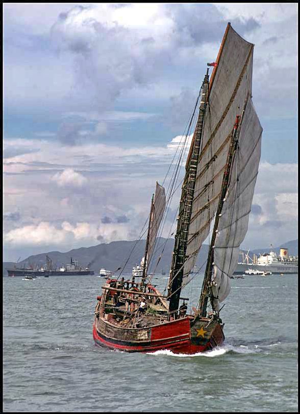 1973-05-008 -  Chinese Junk Photographed in Victoria Harbour, Hong Kong , Oct. 1973 -  (Photo- and copyright: Karsten Petersen)