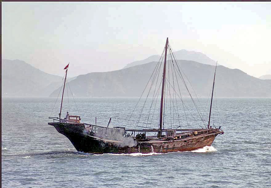 1973-15-063  -  Large motor junk in the West Lamma Channel, - Hong Kong 1973 -  (Photo- and copyright: Karsten Petersen)