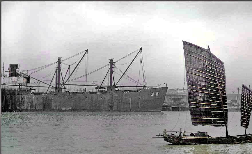 1973-01-024  -  Junk and Liberty ship 