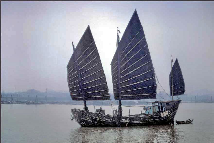 1973-01-042  -  Junk on the Huangpo river  -  (Photo- and copyright: Karsten Petersen)