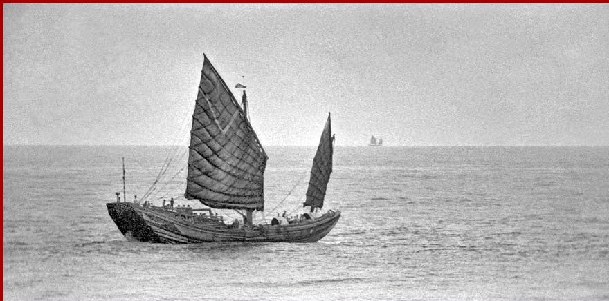 E0394-Frame-06  - Chinese Junk - large junk, - somewhere on the China coast -, 1975  -  (Photo- and copyright: Karsten Petersen)