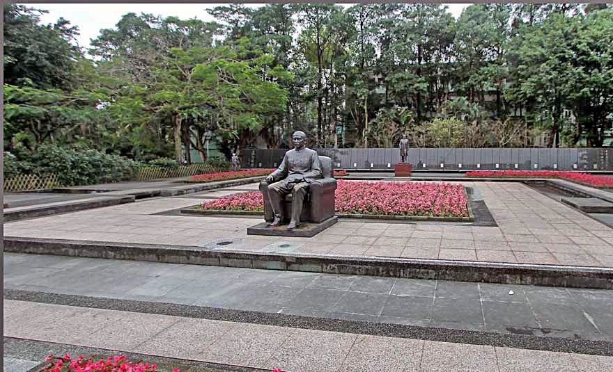 2012-02-29.004  -  Park section with statues in front of the side entrance to the National Dr. Sun Yat Sen Memorial Hall  -  (Photo- and copyright: Karsten Petersen)
