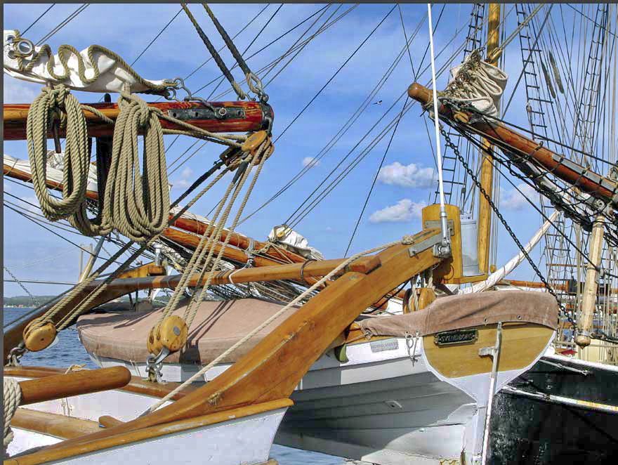 2009-07-21.054  - The jolly boat of 3-mast schooner 