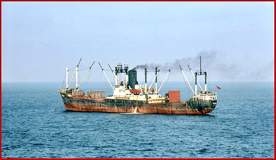 1986-06-077 - Chinese steamer, - photographed off Shanghai 1986 - - Photo and copy right Karsten Pertersen