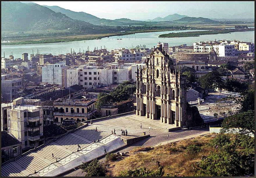 1973-17-063 1973-17-062 - a closer look at the ruins of Basilica de Sao Paulo, - the St. Paul's Cathedral. (Photography © Karsten Petersen)