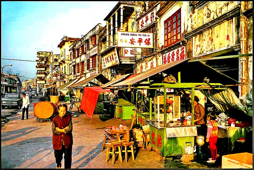1973-18-044 Macau street view (Photography © Karsten Petersen)