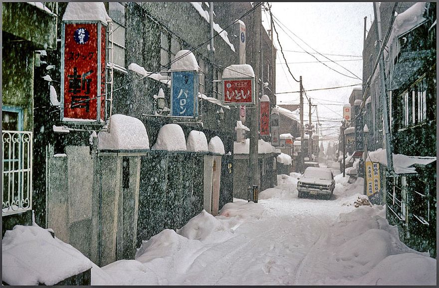1972-02-040 - Otaru is also freezing - (Photography by Karsten Petersen ©)