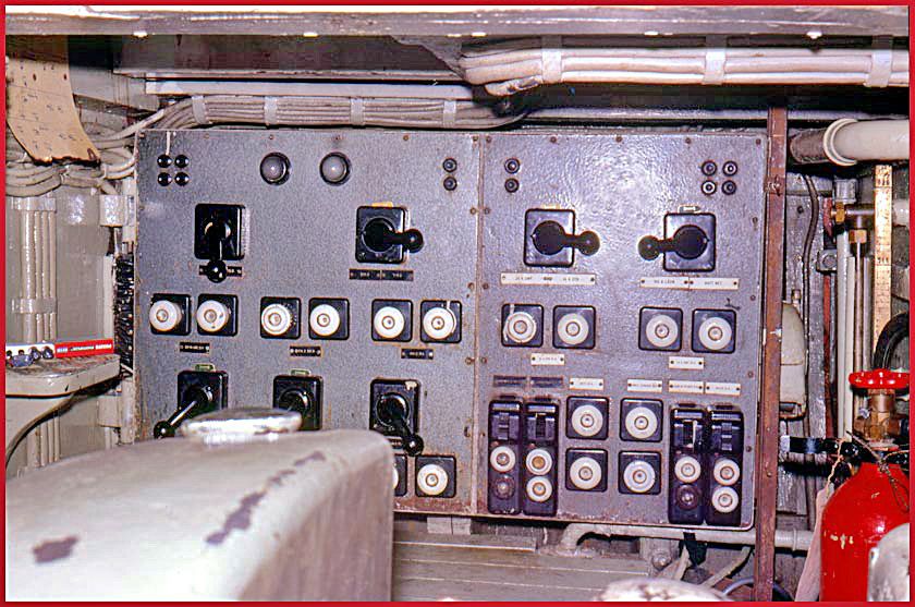 SKA 4 - engine room, starboard side - a view in the opposite direction towards the main switchboard - (Photography by Karsten Petersen ©)