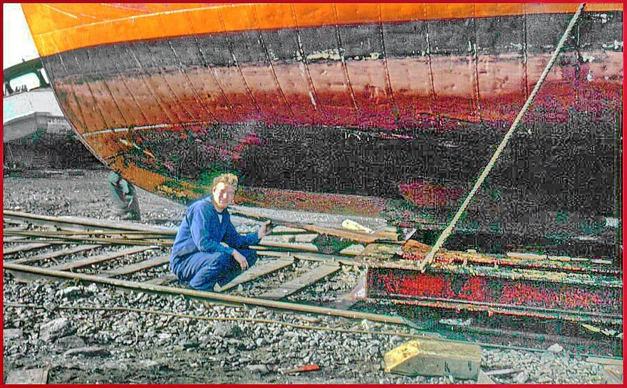 A damaged keel - - SKA 4 Engineer Karsten Petersen,- the Web Master -, is inspecting the hull for damage from ice and grounding. -  (Photography by unknown)