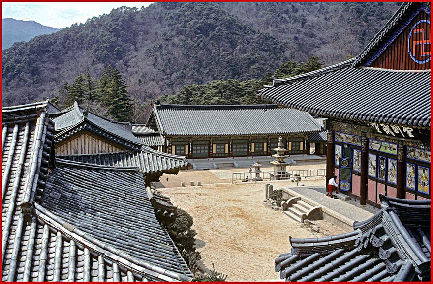 1996-21-008 - Haeinsa - view over the temple complex - (Photography by Karsten Petersen)