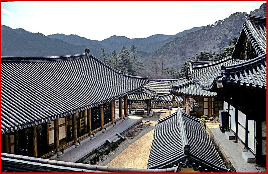 1006-21-041 - Haeinsa - view over the temple compound - (Photography by Karsten Petersen)