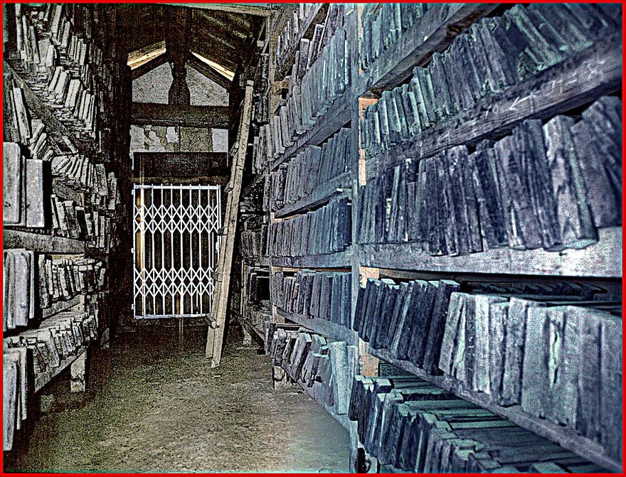 1996-21-034 - Haeinsa - the Koryo printing blocks - Old wisdom - - - stored here, - - - right in front of your eyes - - - almost a thousand years old - -  WoW!!!! (Photography by Karsten Petersen)