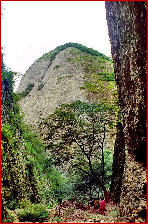 1997-19-079 - Maisan - a view in the opposite direction, - from the cave in Sut Mai towards Am Mai peak - (Photography by Karsten Petersen)