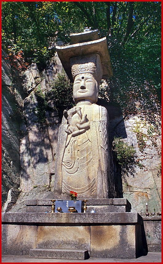 2000-31-055 - Toksan - the Buddha at Kyonsongam - (Photography by Karsten Petersen)