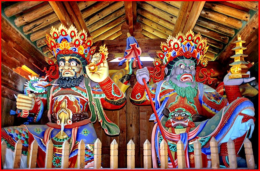 2000-30-099 - Sudok-sa - a pair of fierce looking temple guardians - (Photography by Karsten Petersen)
