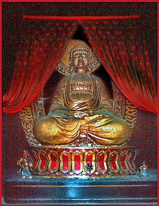 2002-23-V18  - - the great Buddha - (Photo- copyright:  Karsten Petersen)