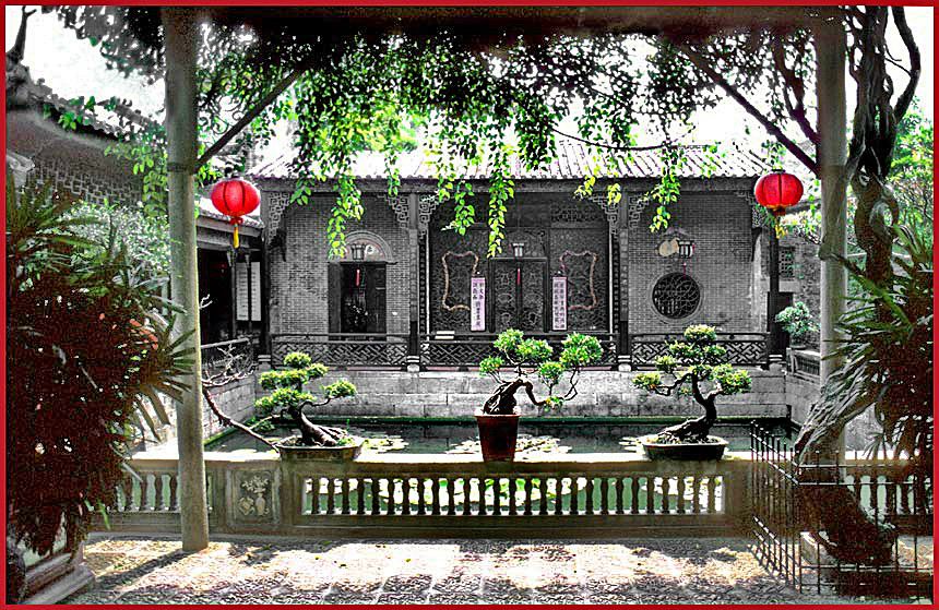 2002-23-V31  - - a courtyard with pond,- and bonsai trees in front - (Photo- and copyright: Karsten Petersen)