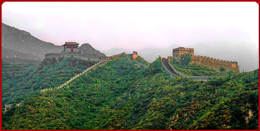 2000-20-054  - The Great Wall at Juyongguan Pass  - (Photo- copyright:  Karsten Petersen)