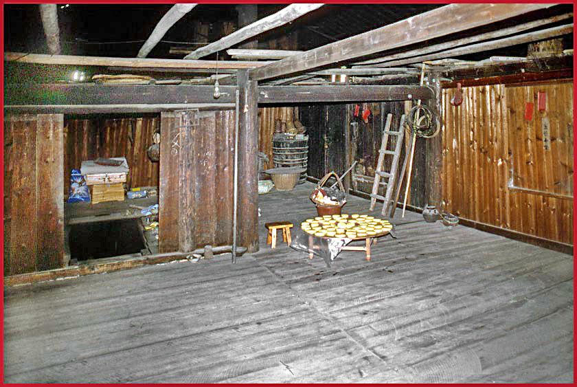 2003-18-071  - The Dong People - inside a traditional Dong house - the upper floor - (Photography by Karsten Petersen)