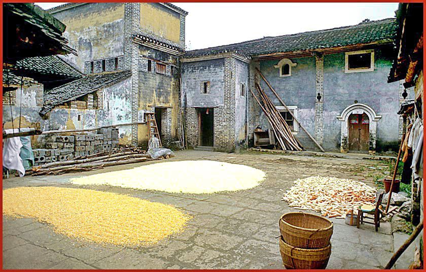 Li river  - This house has most likely belonged to a landlord  - Look at the size and the decorations -
