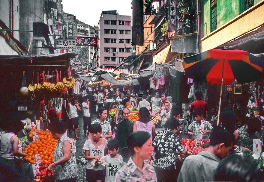1975-13-043  - Another image of street life in Sheung Wan - (Photo- and copyright: Karsten Petersen)