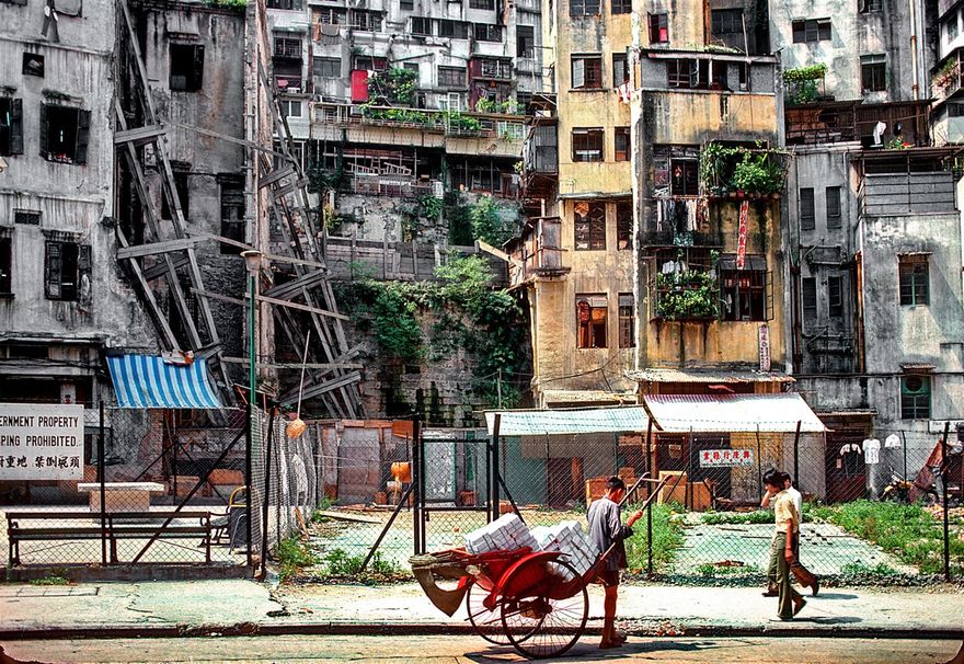 1975-13-050  - Demolition site - Sheung Wan - (Photo- and copyright: Karsten Petersen)