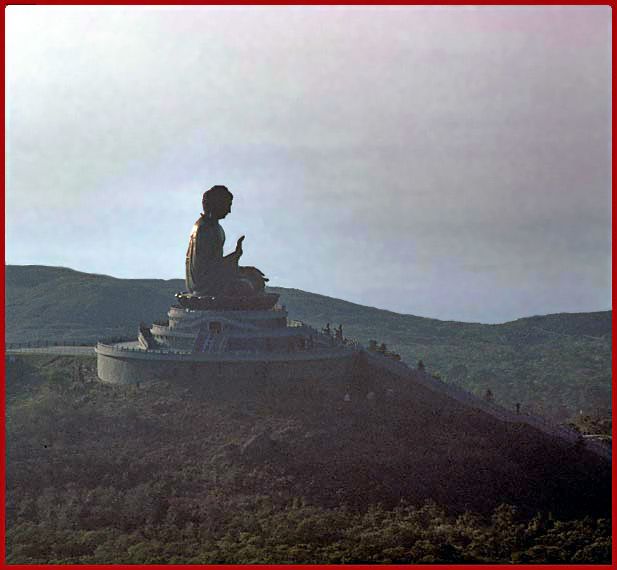 1996-05-073  - The big Buddha at Ngong Ping - at the foot of Fung Wong Shan - (Photo- and copyright: Karsten Petersen)
