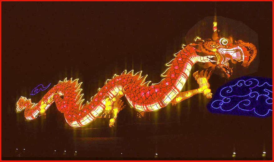 1997-12-084  - Dragon flying over Hong Kong - (Photo- and copyright: Karsten Petersen)