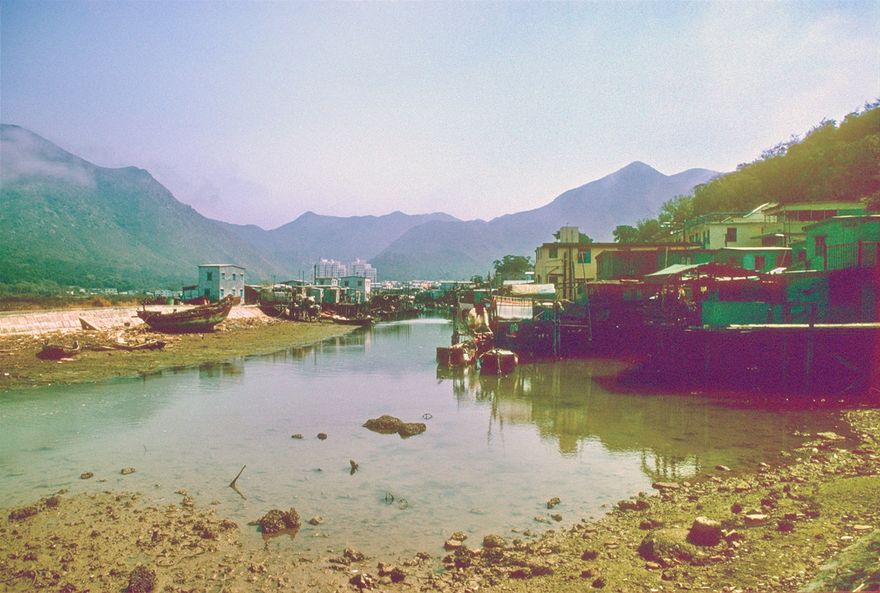 1996-06-099   - Looking back towards Tai O - from the temple - - - (Photo- and copyright:  Karsten Petersen)