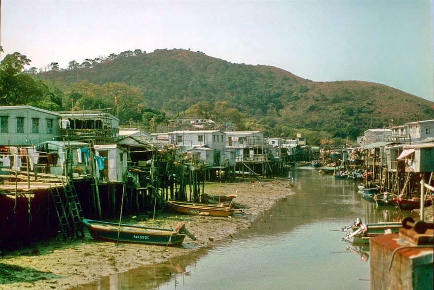 1996-07-050  - Tai O  - a fishing village on stilts - low tide  (Photo- and copyright:  Karsten Petersen)