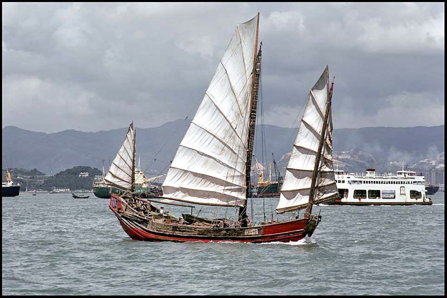 1973-05-007  -  Chinese Junk Photographed in Victoria Harbour, Hong Kong, Oct. 1973 -  (Photo- and copyright: Karsten Petersen)
