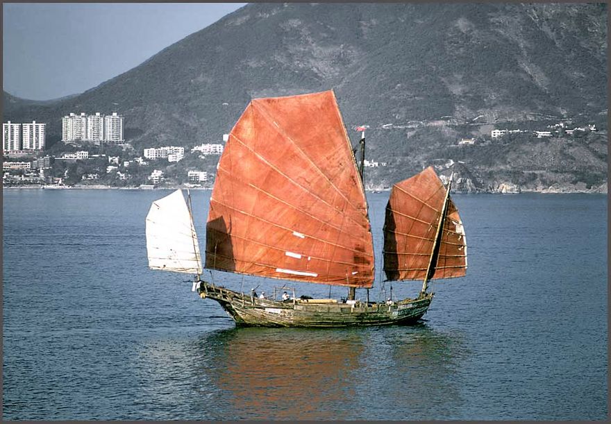 1974-02-075  -  Chinese junk in Hong Kong's East Lamma Channel in 1974 - (Photo- and copyright: Karsten Petersen ©)