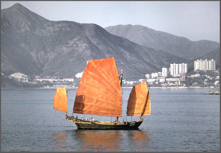 1974-02-078  -  Chinese junk in Hong Kong's East Lamma Channel in 1974  -  (Photo- and copyright: Karsten Petersen ©)