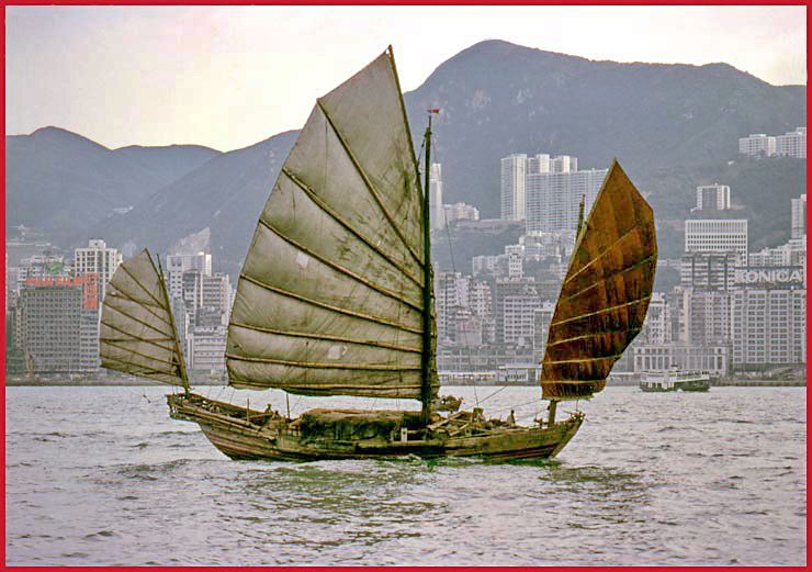 1974-24-50R  -  Chinese Junk - passing through Victoria Harbour, - Hong Kong - April 5. 1974  -   (Photo- and copyright: Karsten Petersen)