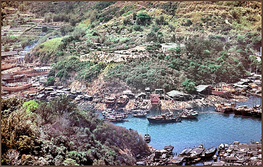 1977-02-086  -  The many wooden boat yards at Ap Lei Chau island, - Aberdeen Harbour, - Hong Kong -, March 27. 1977  -  (Photo- and copyright: Karsten Petersen ©)