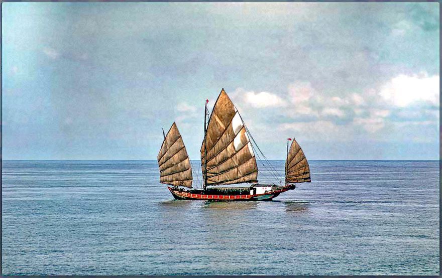 1973-01-079  -  Ship with traditional Chinese junk rig - in the Malacca Strait, April 1973 - (Photo- and copyright: Karsten Petersen)