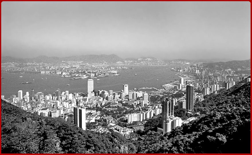 Hong Kong - 1973  -   Here is another picture from the Peak, - in black & white -, taken way back in 1973. Please try to compare with the picture from 1997, - and see the BIG difference! -  (Photo- and copyright:  Karsten Petersen)