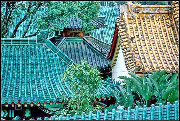 1996-11-063  - Wong Tai Sin temple - temple roofs -  (Photo- and copyright:  Karsten Petersen)