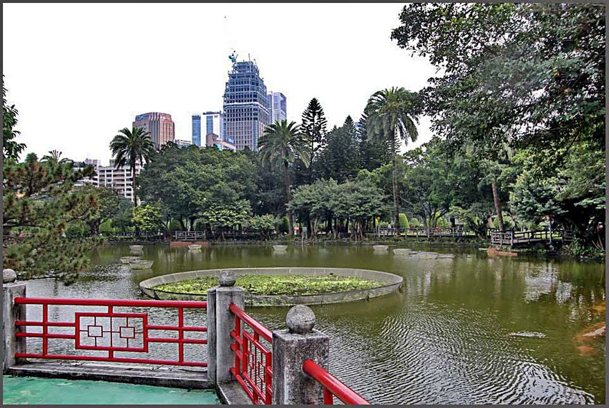 2012-02-29.042  -  The Chung-shan park, - with Lake Cui, - the 