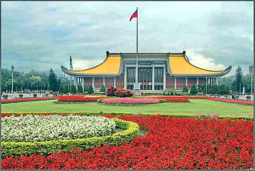 2012-02-29.039  -  The main entrance of the National Dr. Sun Yat Sen Memorial Hall  -  (Photo- and copyright: Karsten Petersen)