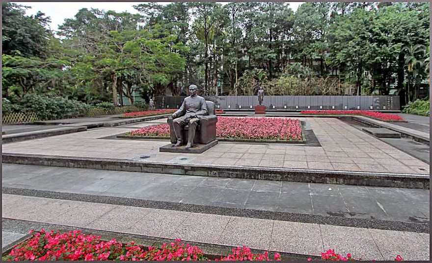2012-02-29.004  -  Park section with statues in front of the side entrance to the National Dr. Sun Yat Sen Memorial Hall  -  (Photo- and copyright: Karsten Petersen)