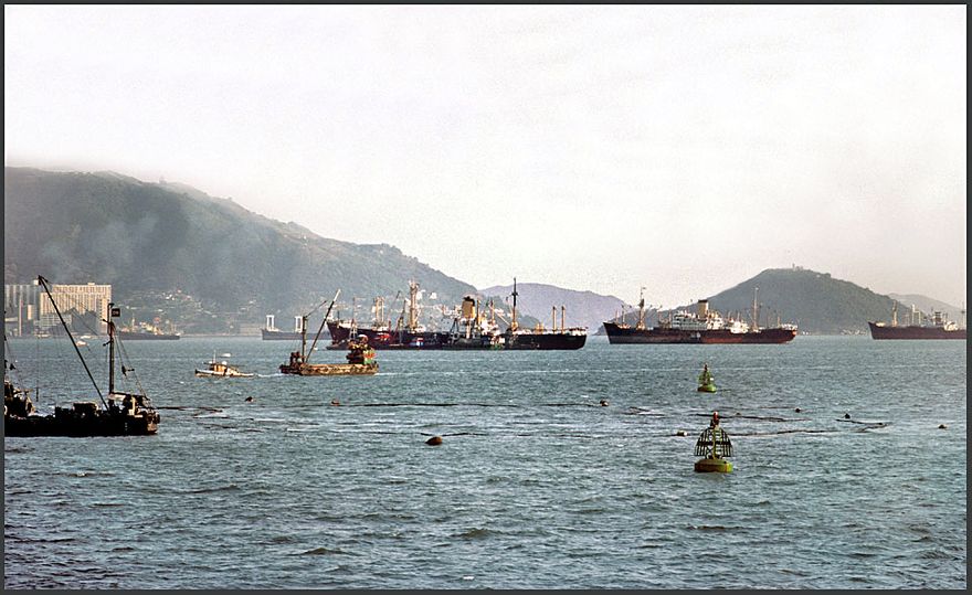 1977-03-041 -  Hong Kong Harbour in 1977  - Photo- and copyright:  Karsten Petersen