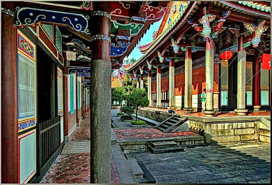 2012-03-01.059  -   The area between the main hall, - the Dacheng Hall -, and the western side buildings  -   (Photo- and copyright:  Karsten Petersen)