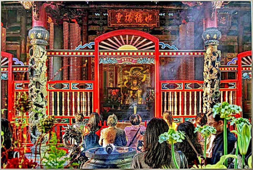 2012-02-29.149  -  The Lungshan Temple.  Worshippers  -  (Photo- and copyright:  Karsten Petersen)