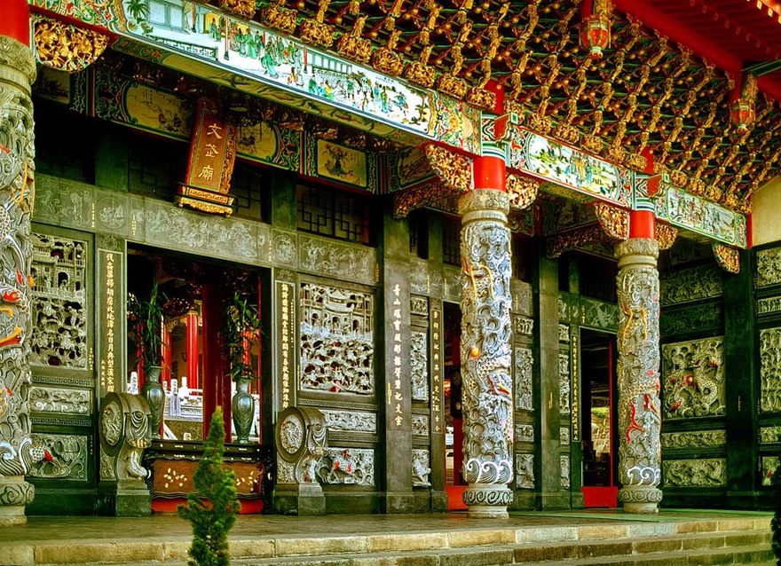 1973-13-064  - The Wenwu Temple -